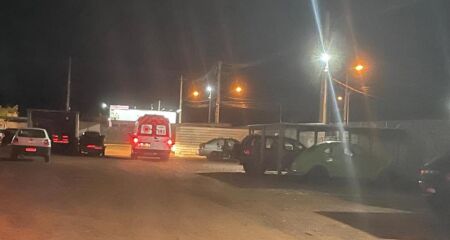 A vítima foi socorrida consciente, com múltiplos ferimentos