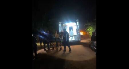 Bandidos estavam encapuzados e atiraram três vezes contra a vítima