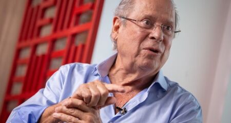 José Dirceu afirma que enfrentou julgamento, condenação e prisão de cabeça em pé: "Se eu quisesse fugir, teria fugido. Disso eu entendo"
