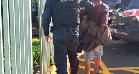 Suspeito estava bêbado e andando de bicicleta quando passou a mão na mulher