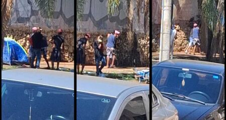 A barraca foi instalada na calçada e gerou motivo de briga