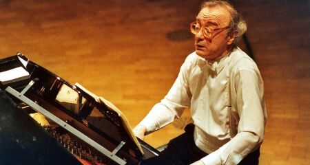 Brendel é reconhecido pelos críticos como um dos principais intérpretes das obras de Beethoven