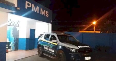 V&iacute;tima foi agredida com socos, chutes e teve cabe&ccedil;a batida contra parede