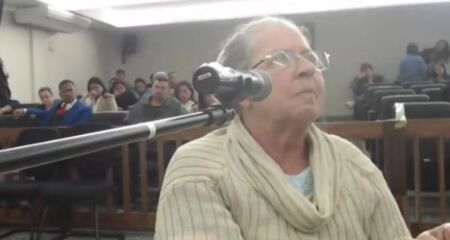 Aparecida Graciano de Souza durante o julgamento