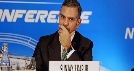 Sunjay Kapur, amigo do príncipe William e ex-marido de estrela de Bollywood, teve reação alérgica e desmaiou durante partida de polo
