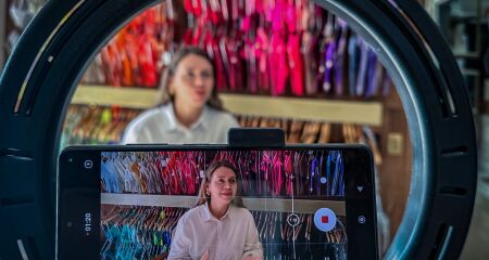 Unidas com a tecnologia e um smartphone, empresárias recriam padrão de sucesso na internet