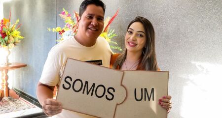 Separados por quase 600 quilômetros, namoro à distância foi regado ao longo dos anos e rendeu frutos