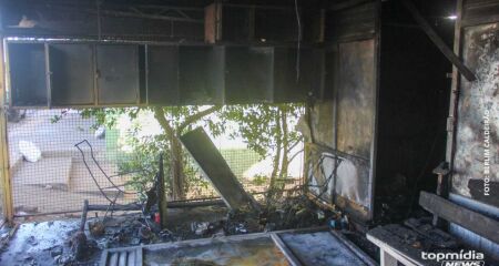 Segundo moradores, a suspeita é que tenha sido causado por moradores de ruas ou usuários de drogas