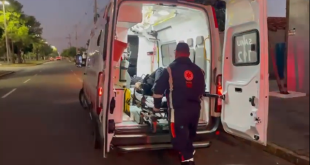 Vítima chegou ensanguentada à recepção durante a madrugada, pedindo ajuda