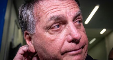 O ex-presidente Jair Bolsonaro se manifestou sobre o tarifaço que Trump impôs ao Brasil citando o cerco judicial contra ele
