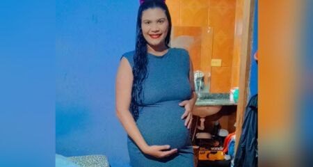 Ana Karolina está grávida de 8 meses e pede ajuda para realizar um chá simples para a filha Helena Vitória