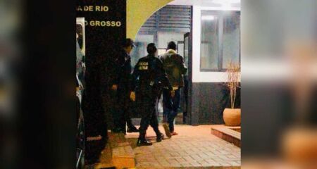 Os dois foram encaminhados para um hospital da cidade