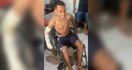 Mãe do jovem precisou fazer vaquinha e vender bobó para custear tratamento do filho