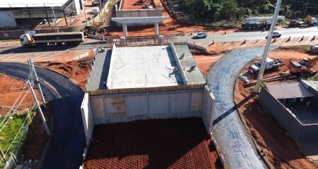 A interrupção da via será para içamento de vigas do novo viaduto na região da antiga
Uniderp Agrárias