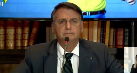 Ele é alvo de medidas restritivas