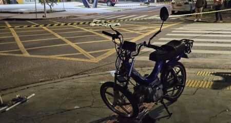 Motociclista seguia em uma motoneta junto a outro homem, que está internado na Santa Casa