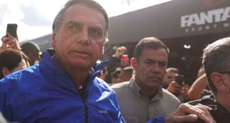 Ex-presidente pode ser beneficiado com PEC 