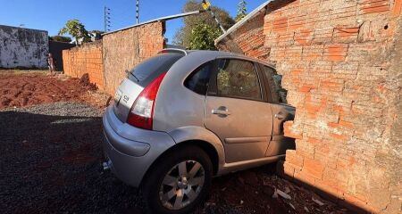Apesar do impacto e dos danos no local, não houve registro de outros feridos