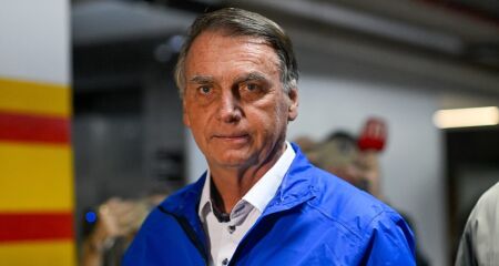 Bolsonaro é alvo de novo inquérito da PF por suposta fake news ligando Lula a execuções de pessoas LGBTQIA+