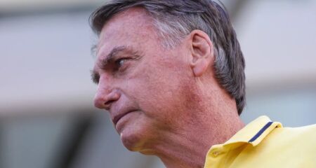 Ex-presidente pode estar com câncer 