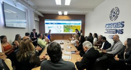 A iniciativa também contribui para maior transparência e eficiência na saúde pública