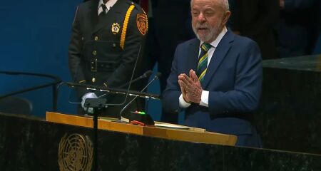 Lula diz que não tem tempo para conversar presencialmente 