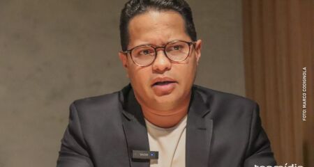 Vereador Papy homologa contrato para redução de gastos da Câmara