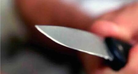 Segundo a família da vítima, o menino estava na casa do padrasto quando sua mãe foi lhe buscar. A mulher foi socorrida, mas não resistiu