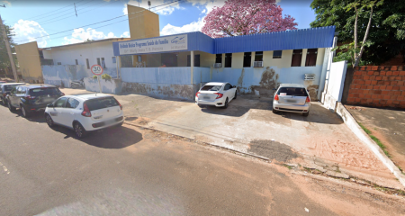 Moradora diz que desde a gestação não consegue atendimento na unidade e que bebê segue sem avaliação médica