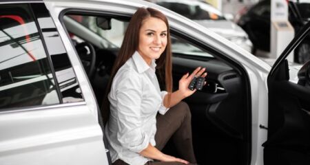 A proposta do 2008 é clara: ele é um crossover voltado para quem busca versatilidade sem abrir mão de conforto e economia