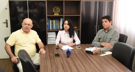 Prefeitura fez até pompa para mostrar que pagou o que dizia não dever