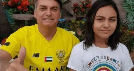 Defesa disse que o encontro será simples e reservado, com poucos convidados. Entre eles, está a senadora Damares Alves