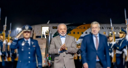 Problema antes da decolagem obrigou a equipe a descer da aeronave às pressas