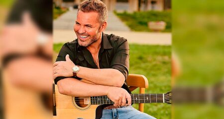 O cantor é uma das atrações de um festival de música sertaneja; TopMídiaNews vai fazer reportagens ao vivo durante o show