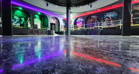 Boate volta com  proposta de apoio a artistas locais 