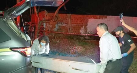 Momento em que o corpo é tirado do local