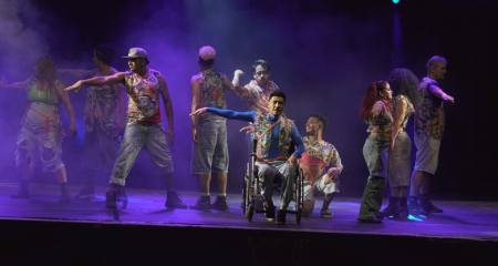 Entre aplausos e lágrimas, apresentação emocionou o público