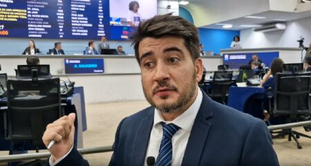 Tavares foi o autor da lei sobre atestados