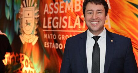 Ratinho e Frei Gilson faltaram à cerimônia de homenagens propostas pelo deputado