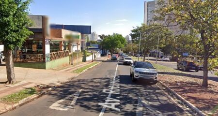 Lanchonete na Ricardo Brandão onde jovem pediu socorro