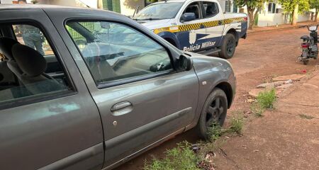Homem que afirmou que o carro era dele, fugiu após pedirem documentos