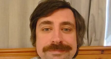 Depois de anos atrás de um diagnóstico, irlandês acredita que um nervo importante está comprimido, afetando toda a região da genitália