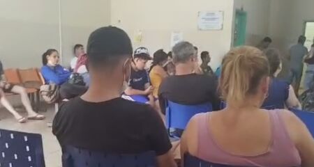 Segundo relato, a unidade estava superlotada desde o início da manhã desta quarta