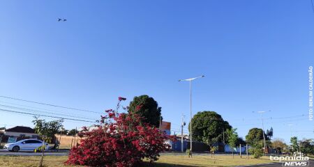 Capital amanhece completamente ensolarada