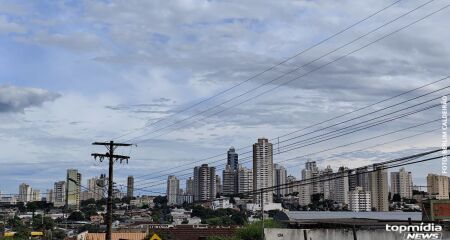 O dia amanhaceu com muito vento em Campo Grande