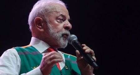 Lula diz não ter pressa para avaliar veto