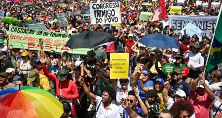 Atos ocorrem em reação ao PL da Dosimetria, que reduz as penas dos envolvidos no 8 de Janeiro