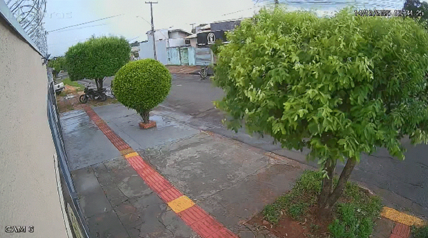 O incidente causou um estrondo que, de acordo com relatos, pôde ser ouvido a metros de distância