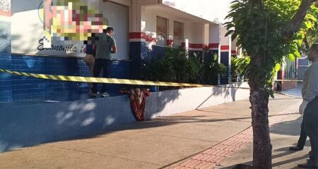 A vítima seria uma moradora de rua e foi morta com golpes de faca e pauladas