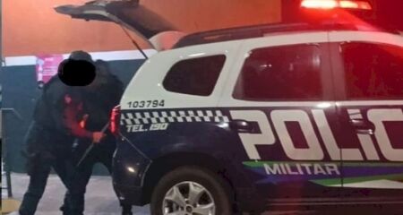 Confronto teve início após criança ser atingida por lata de cerveja durante discussão em bar